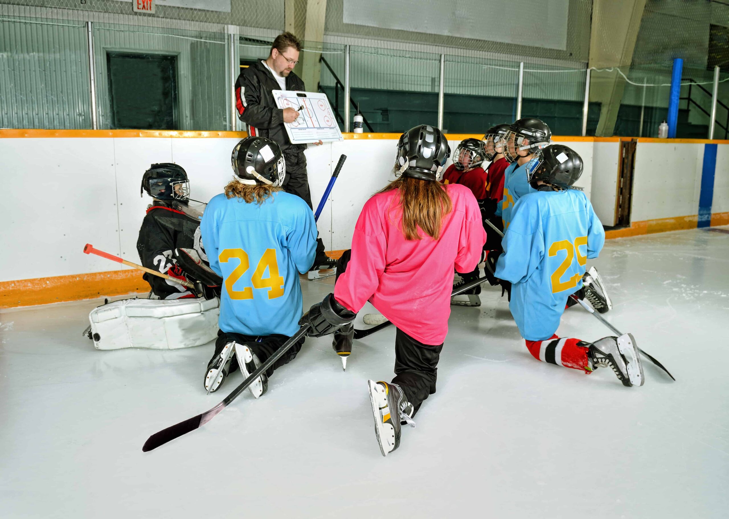 Le rôle crucial des sports d'équipe pour aider les jeunes à