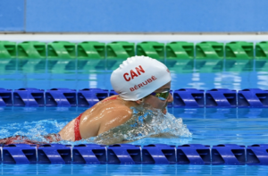Camille Bérubé swimming